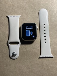 Apple Watch SE 2nd Starlight Aluminum (Wifi ONLY) 40mm CHECK ESN - Photo 1 sur 10