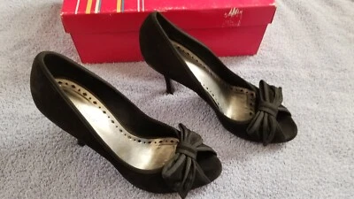 Zapatos BCB Niñas 8.5 M Negro Gamuza Punta Abierta Tacón Alto Sin Cordones Foto 1 de 4