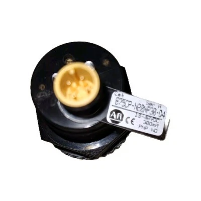 Sensor de proximidad capacitivo ALLEN BRADLEY 875CP-N20NP30-D4 **sin caja** Foto 1 de 2