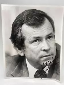 Howard Baker signed 8 X 10 photo Senator Reagan Chief of Staff READ! - Picture 1 of 2