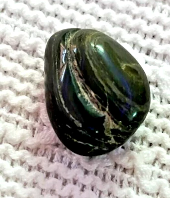 La piedra de ágata Suleimani es una piedra preciosa con energía espiritual. Foto 1 de 3