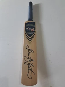 Glenn McGrath Signed Ashes 2017/2018 Mini Cricket Bat - Picture 1 of 4