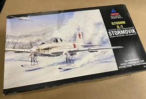 Accurate Miniature Monogram Ilyushin IL-2 Stormovik SKI Equipped WWII 1:48 - Foto 1 di 3