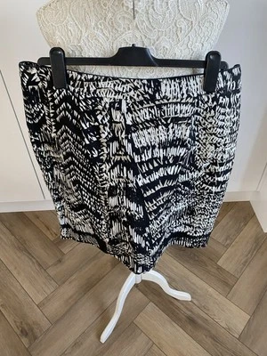 Ladies Skirt By John Rocha Size16 - Image 1 of 4