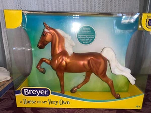 Breyer Modello Cavalli Taglia Classica Palomino Sella 2023 - Foto 1 di 3