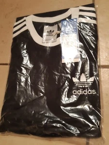 Adidas T-Shirt Kinder, Model GN3495, 3 Stripes TEE, schwarz/weiß, XS, Neu/OVP - Bild 1 von 2