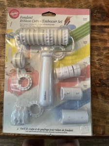 Cake Decorating:New Wilton Fondant Ribbon Cutter/Embosser Set - Picture 1 of 2