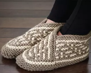 Mary Maxim KNITTING Pattern Leaflet 98714n wrapped slipper socks women's s- xl - Picture 1 of 2