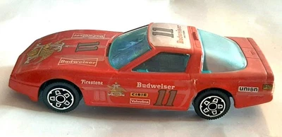 Modellino Burago Chevrolet Corvette (1984) in sc.1:43. - Immagine 1 di 4