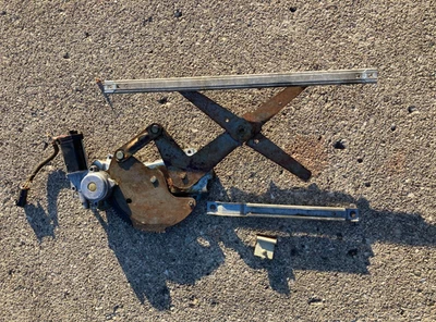 87-88 Ford Thunderbird Left Door Power Window Regulator & Motor, Foxbody OEM 2.3 - Image 1 of 4