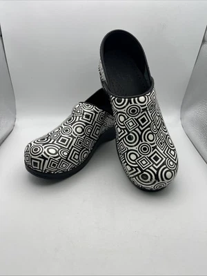 Sanita Clogs Womens 38 Black White Danish Designs Shoes Vegan Woven Poland - Image 1 of 4