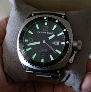 200M Freestyle Men's Dive Watch Silver 'Black Trench' A126-12 New Battery - Picture 1 of 14
