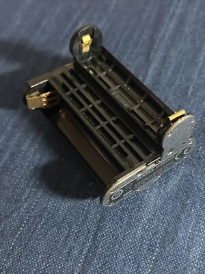 Soporte de batería Pentax D-BH109 4x AA para Pentax K-R, K-30 Pentax original muy bueno Foto 1 de 4