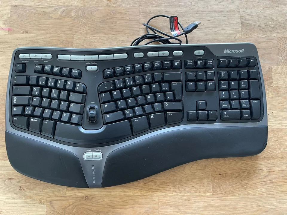 Microsoft Natural Ergonomic Keyboard PC Tastatur 4000 v1 QWERTZ Ergonomisch USB⌨ - Bild 1 von 2