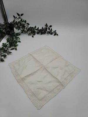 Vtg 13 X 13 " Hand Crochet Lace Edge Linen Hanky Handkerchief Delicate Flowers - Image 1 of 4