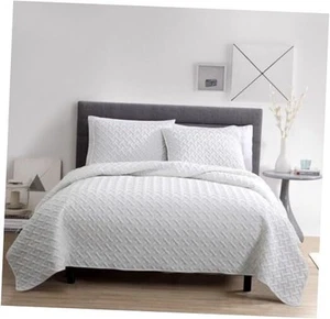 - Full/Queen Quilt Set, Reversible Bedding with Matching Shams, Modern Bed - Picture 1 of 5