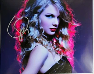 Taylor Swift Signed 8x10 W/ CoA Autographed Photo Rare - Picture 1 of 4