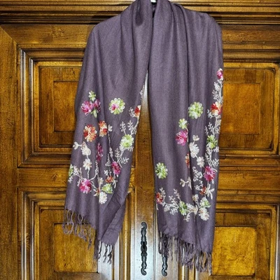 Bufanda bordada floral para mujer chal púrpura flecos boho suave invierno Foto 1 de 4
