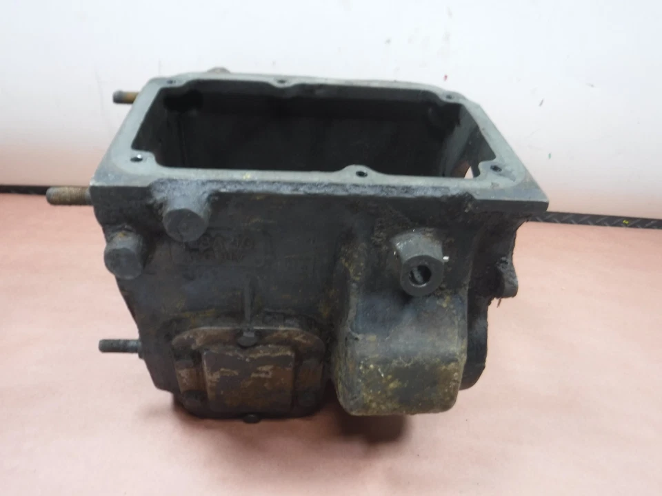 Carcasa de transmisión manual Jeep International T18A OEM de fábrica envío gratuito Foto 1 de 4