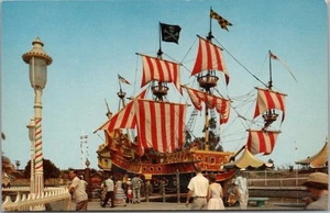 Vintage DISNEYLAND California Postcard "PIRATE SHIP" Fantasyland - #D-103 Unused - Picture 1 of 2