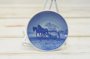 Vintage ROYAL COPENHAGEN Denmark Fajance Landmanden Mini Plate 3" Diameter - Picture 1 of 4