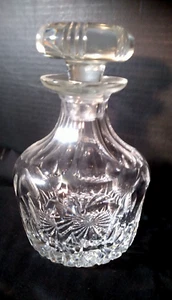 KLARE KRISTALL MODERNE KARAFFE 8" HOCH - Bild 1 von 2