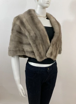 Talla S/M - Hermoso y suave chal envolvente de piel de visón gris plateado - Piel vintage Foto 1 de 4