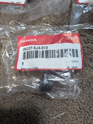 HONDA ACURA 9 SPEED ZF TRANSMISSION DRAIN PLUG 06237-5J4-010 NEW GENUINE - Image 1 of 3