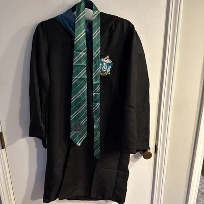 Adulto Unisex Harry Potter Slytherin Estudiante Capa Halloween Disfraz Con Capucha y Corbata Foto 1 de 4
