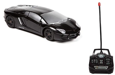 World Tech Toys 1:24 Licensed Lamborghini Aventador RC Car - Image 1 of 2