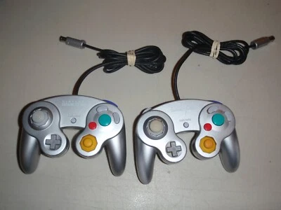 Lot of Silver Platinum Nintendo Game Cube Controllers Authentic OEM TESTED - Image 1 of 4