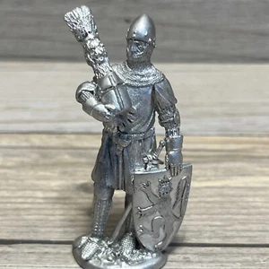 VINTAGE MEDIEVAL LEAD FOOT SOLDIER CHAIN MALE MACE & SHIELD NOT PAINTED - Picture 1 of 6