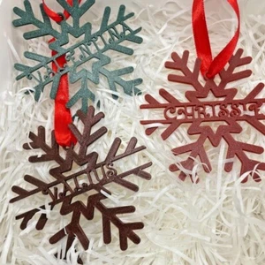 Chuchería con nombre de árbol de Navidad personalizada decoración de Navidad copos de nieve adorno regalo - Imagen 1 de 11
