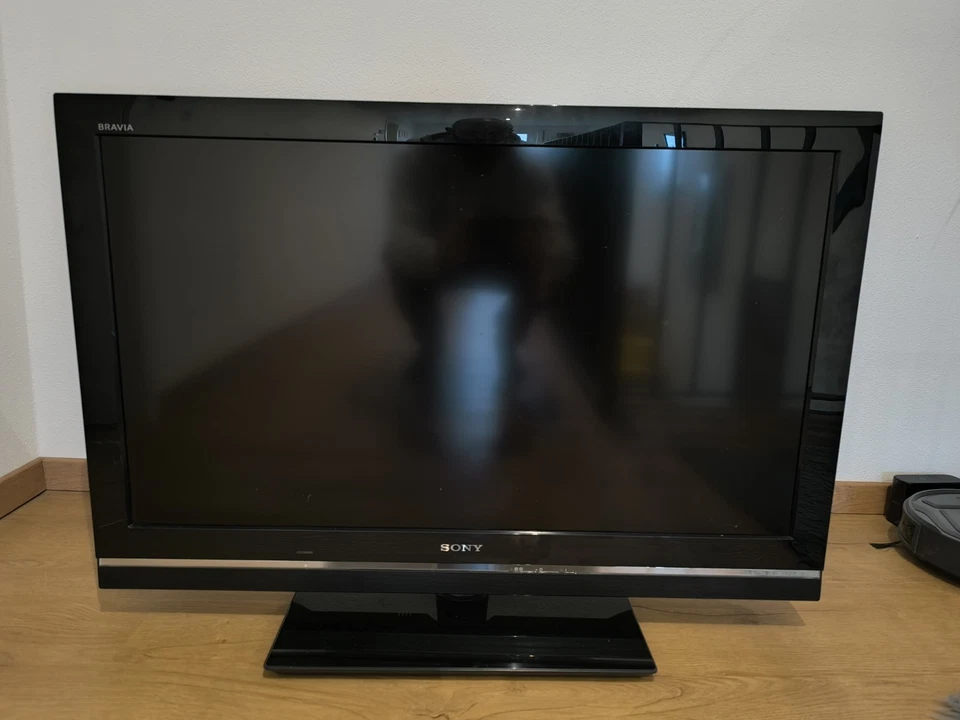 Fernseher Sony, schwarz, Modell: KDL-37W5740, 37 Zoll - Bild 1 von 4