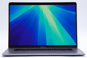 Apple MacBook Pro 15" 2018 i9 8th Gen CPU 32 GB RAM 2 TB NVMe SSD A1990 EMC 3215 - Picture 1 of 10