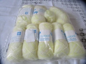 EIGHT BALLS OF 70'S PATONS PURE NEW WOOL LEMON 3 PLY BABY WOOL - Picture 1 of 9