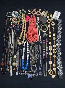 HUGE Quality Vintage Women’s Jewelry Lot 40 Pcs Nice Variety AS SHOWN! JL857 - Picture 1 of 17