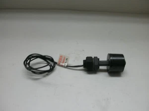 SRC DEVICES LSV-5-01-A LIQUID LEVEL SWITCH BODY MATERIAL PPS PORT STYLE NNB - Picture 1 of 5