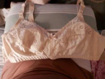 JUST MY SIZE Bra 44C women's lace beige nylon polyester no underwire adj straps - Image 1 of 4