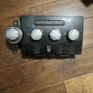 2010-2013 Toyota Tundra AC Heater Climate Control Unit P/N: 84010-0CC80 - Picture 1 of 6