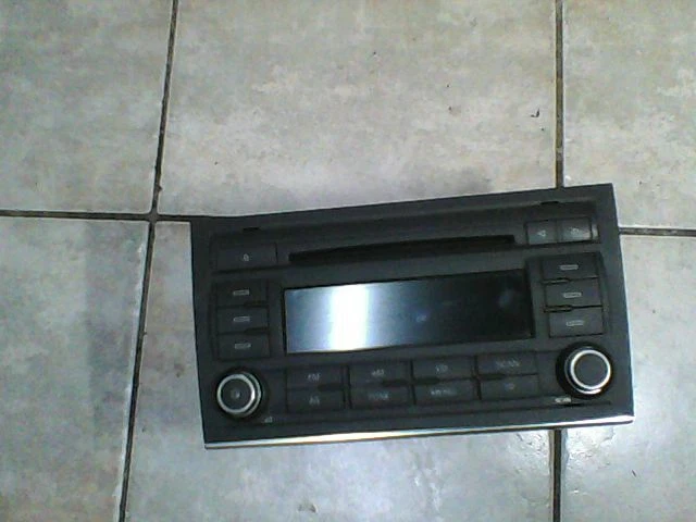 Radio CD - 411 Concert 2+ EU BVX Seat Exeo 3R0035186 - Bild 1 von 3
