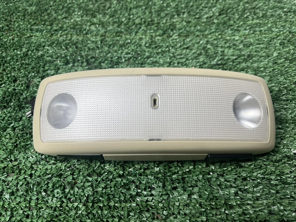 11-13 Volvo S60 Overhead Reading Dome Light Lamp Assembly OEM 39859712 - Image 1 of 3