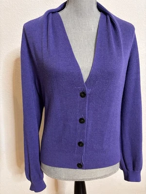 Suéter cárdigan CABI púrpura domingo #5834 talla M Foto 1 de 4