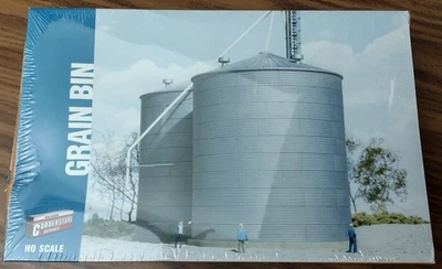 Walthers Cornerstone HO Plastic Kit #933-3123 Grain Bin - Image 1 of 4