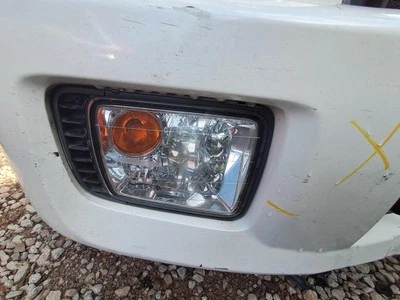 Luz de conducción usada se adapta a: Infiniti QX56 2005 combinación montada en parachoques antiniebla Foto 1 de 4