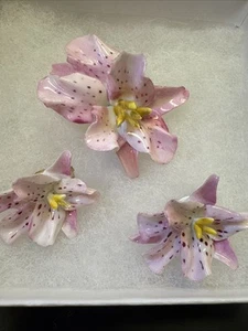 Vintage Signed Made in England Bone China Pink Peony Flower Brooch Clip Earrings - Picture 1 of 5