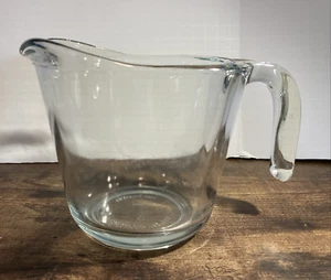 VTG Pyrex Glass Dry Measuring Cup No Letters 2 Cup D Handle 16 oz. Made in USA - Picture 1 of 7