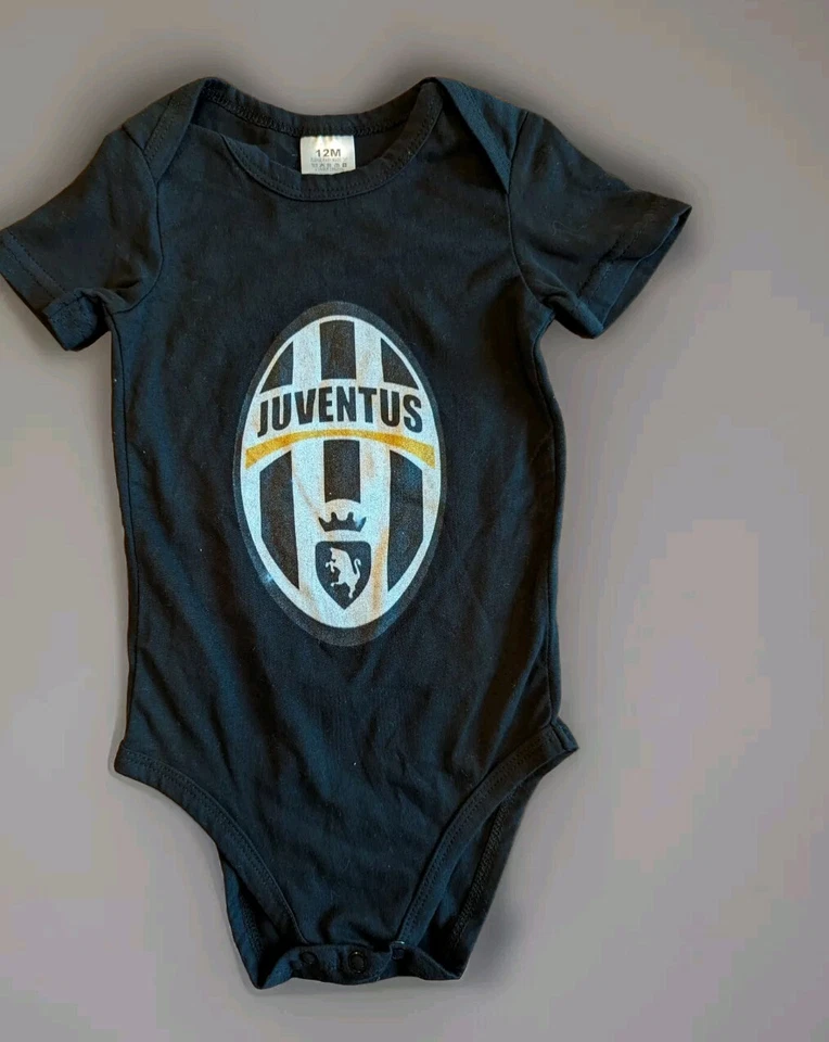 Juventus Bebé Una Pieza Talla 12 Meses Negro Logo Infantil Fútbol Fútbol EPL  Foto 1 de 3