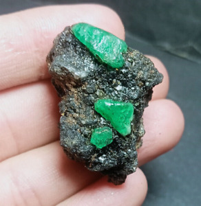 Rare Natural Emerald Rough, Emerald Raw, Loose Gemstone, For Making Pendant.