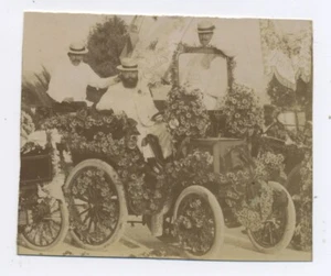 E748 Photo ancien Automobile Voiture fleurie Nice Paul Chauchard Pilote Panhard - Picture 1 of 1